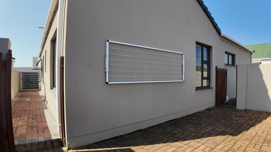 3 Bedroom Property for Sale in Stilbaai Wes Western Cape
